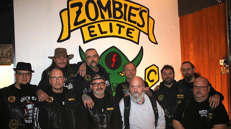 Der Motorradclub Zombies Elite MC hat sich seit Ende 2019 im Lohrer Bahnhof eingemietet.