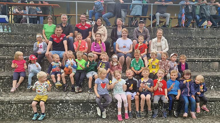 Sportfest DJK - Teilnehmer Groß und Klein.
