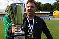 v li Präsident Markus Wolf 1 FC Schweinfurt 05 mit dem Pokal Fussball BFV Verbandspokal SV W       -  Sein größter Triumph und Lohn für acht teilweise harte Jahre: FC-05-Präsident Markus Wolf ließ nach dem 1:0-Sieg im Toto-Pokalfinale gegen Burghausen den Pokal nicht mehr los.
