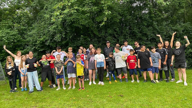 Viel Spaß hatten die Teilnehmer beim gemeinsamen Kicken beim Fußballturnier des Juze Lohr.