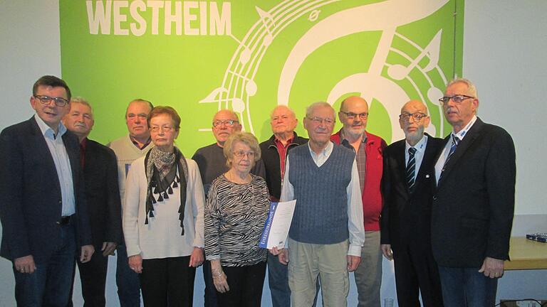 Für ihre VdK-Treue dankten Armin Warmuth (links) und Peter Hart (2.v.l) sowie Georg Väth (rechts) und Helmuth Beck (2.v.r.) den Mitgliedern Alfred Schäfer (weiter von links), Elke Herzer, Rudolf Hengstermann, Therese Röger, Robert Bold, Herbert Zimmermann und Bernhard Heim. Foto: Winfried Ehling - Für ihre VdK-Treue dankten Armin Warmuth (links) und Peter Hart (2.v.l) sowie Georg Väth (rechts) und Helmuth Beck (2.v.r.) den Mitgliedern Alfred Schäfer (weiter von links), Elke Herzer, Rudolf Hengstermann, Therese Röger, Robert Bold, Herbert Zimmermann und Bernhard Heim. Foto: Winfried Ehling Für ihre VdK-Treue dankten Armin Warmuth (links) und Peter Hart (2.v.l) sowie Georg Väth (rechts) und Helmuth Beck (2.v.r.) den Mitgliedern Alfred Schäfer (weiter von links), Elke Herzer, Rudolf Hengstermann, Therese Röger, Robert Bold, Herbert Zimmermann und Bernhard Heim. Foto: Winfried Ehling - Für ihre VdK-Treue dankten Armin Warmuth (links) und Peter Hart (2.v.l) sowie Georg Väth (rechts) und Helmuth Beck (2.v.r.) den Mitgliedern Alfred Schäfer (weiter von links), Elke Herzer, Rudolf Hengstermann, Therese Röger, Robert Bold, Herbert Zimmermann und Bernhard Heim. Foto: Winfried Ehling