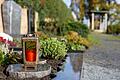 Das traditionelle Grab – hier auf dem Friedhof in Ebelsbach – stellt heute nur noch eine von vielen Möglichkeiten der Bestattung dar.&nbsp;&nbsp;