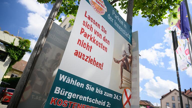 Plakat des Bürgerbegehrens 'Kostenfreies Parken auf der Talavera' in der Zellerau.