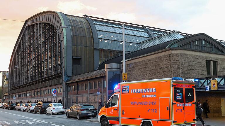 Verdacht auf Infektion: Bahnsteig in Hamburg gesperrt       -  Ein Bahnsteig am Hauptbahnhof wurde zeitweise gesperrt.