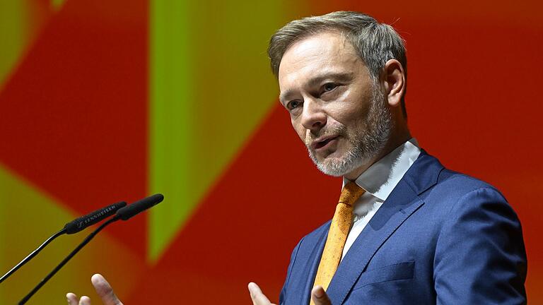 Finanzminister Christian Lindner       -  Christian Lindner (FDP) verhandelt immer wieder mit Kanzler Olaf Scholz (SPD) und Wirtschaftsminister Robert Habeck (Grüne) über den Etat.