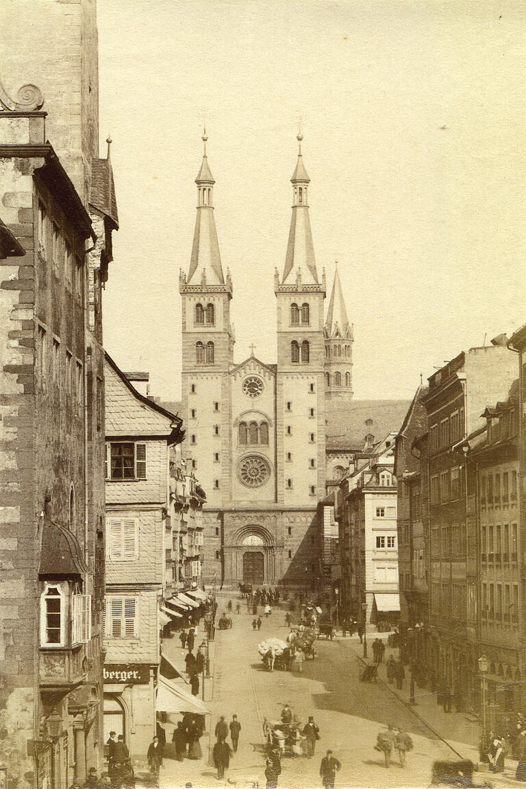 Domstraße mit Dom in den 1880er Jahren. Domstraße mit Dom in den 1880er Jahren.