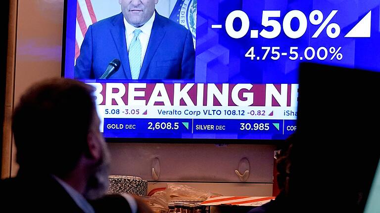 US-Notenbank senkt Leitzins       -  Die US-Notenbank Fed sagt weitere Zinssenkungen voraus.
