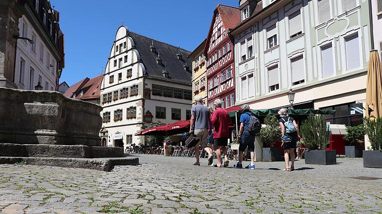 Wie kann die Kitzinger Innenstadt wieder mit Leben gefüllt werden? Dieser Frage wird sich der neue Altstadtmanager stellen müssen. Wie kann die Kitzinger Innenstadt wieder mit Leben gefüllt werden? Dieser Frage wird sich der neue Altstadtmanager stellen müssen.