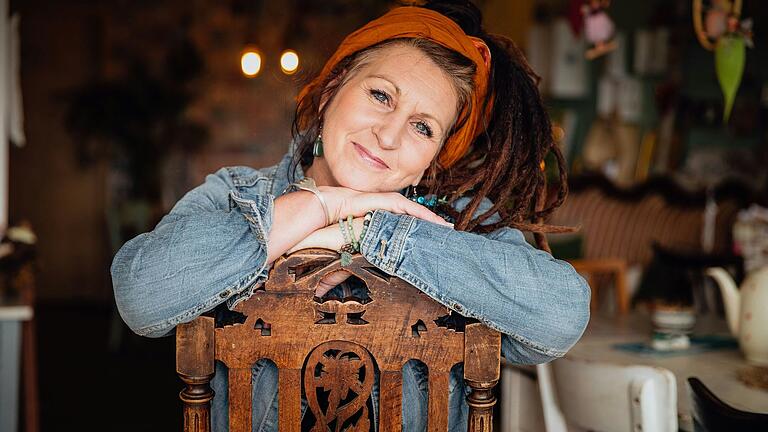 Im Herbst schloss das Café Steinchen in Hohenroth. Tanja Steiner-Kaminsky wird nun im Ort einen Neubau für ihr Café errichten, das sie im kommenden Jahr eröffnen wird. Im Herbst schloss das Café Steinchen in Hohenroth. Tanja Steiner-Kaminsky wird nun im Ort einen Neubau für ihr Café errichten, das sie im kommenden Jahr eröffnen wird.