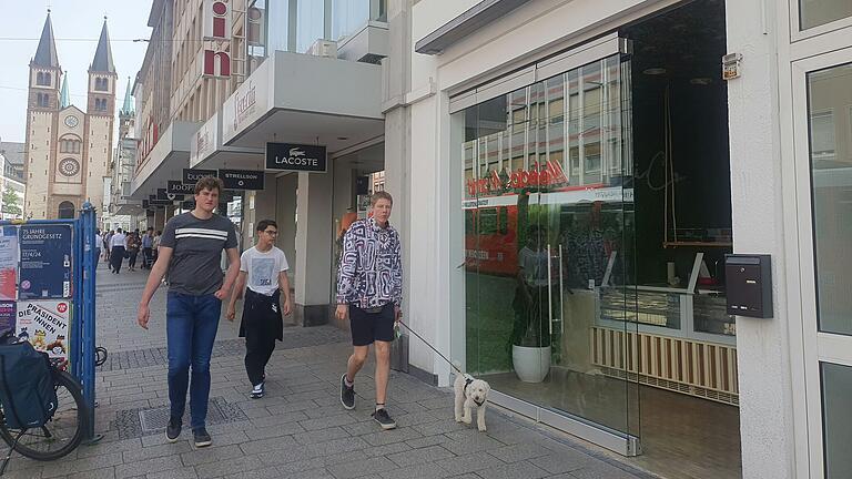 Die italienische Gelateria 'Cico' aus der Spiegelstraße eröffnet eine zweite Filiale in der Domstraße in Würzburg. Die italienische Gelateria 'Cico' aus der Spiegelstraße eröffnet eine zweite Filiale in der Domstraße in Würzburg.