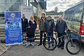 Die Hauptpreise wurden jetzt übergeben. Unser Bild zeigt von links Lions-Präsident Thomas Ötinger, Monika Eichhorn mit dem Bürostuhl, Sponsor Stefan Greb (Büro&amp;Design), Thilo Klinner vom Bike-Store mit Fahrrad-Gewinner Walter Klein.