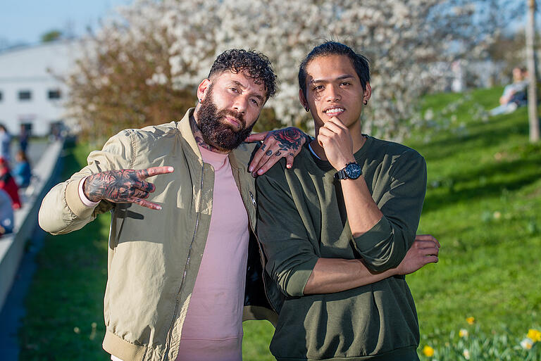 Aus Tanzkollegen sind Freunde geworden: Thomas 'Baggy' Bagdas und Jem Lachmann haben sich durch das Tanzen kennen gelernt. Aus Tanzkollegen sind Freunde geworden: Thomas 'Baggy' Bagdas und Jem Lachmann haben sich durch das Tanzen kennen gelernt. 