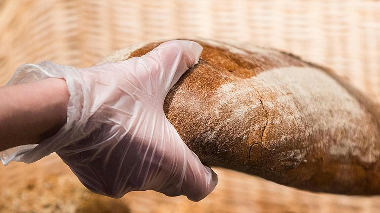 Die Landbäckerei Gagel aus Hafenpreppach ruft Brote zurück, die am 15. und 16. August verkauft wurden. In diesen können sich feine Metallsplitter befinden.