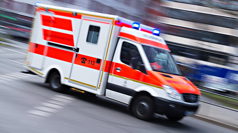 Ohne Rücksicht auf seine eigene Gesundheit rettete ein Mann aus einer Landkreisgemeinde in Bad Kissingen seinem Nachbarn das Leben.