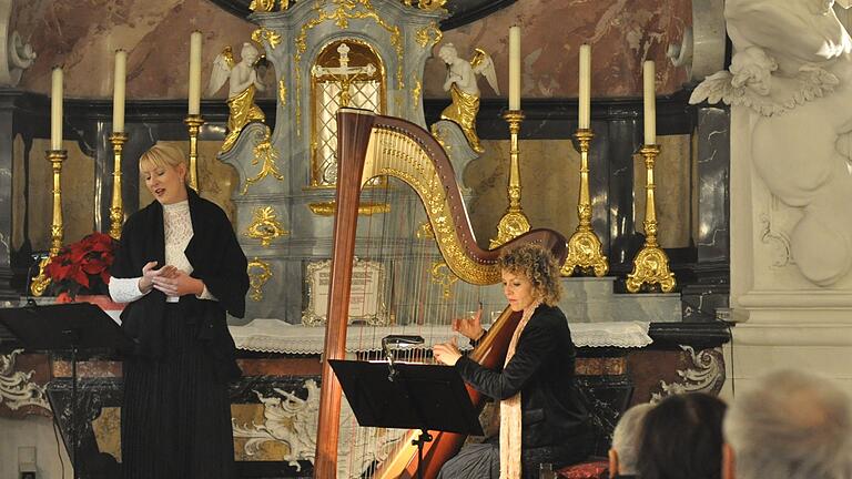 Anke Katrin Glucharen und Anne Kox-Schindlin treten regelmäßig in der Schlosskirche Werneck auf.&nbsp; Diese Aufnahme entstand 2017.