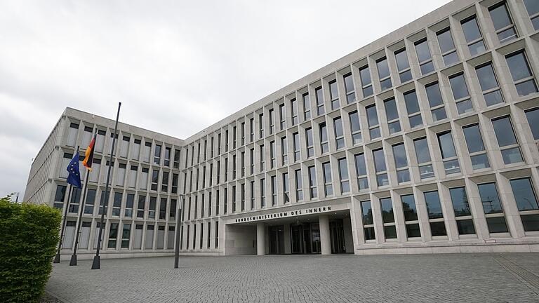 Bundesinnenministerium       -  Im Bundesinnenministerium trifft man sich hinter verschlossenen Türen. (Archivbild)