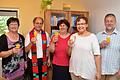 Neue Naturheilpraxis in Wasserberndorf       -  Alexandra Hilpert hat im Haus der Landeskirchlichen Gemeinschaft in der Burghaslacher Straße in Wasserberndorf ihre Naturheilpraxis mit einem Tag der offenen Tür eröffnet. Seit November 2015 hatte Alexandra Hilpert eine mobile Praxis für Klassische Homöopathie und Naturheilkunde betrieben. Die Homöopathie nach Hahnemann, die Hormondiagnostik, die mikrobiologische Diagnostik oder die Mykotherapie wendet die Heilpraktikerin an. Segensworte sprachen bei der Einweihung Pfarrer Hans Gernert und Gemeindereferentin Petra Kleineisel. Geiselwinds stellvertretende Bürgermeisterin Annemarie Mauer überbrachte Glückwünsche der Marktgemeinde. Das Bild zeigt (von links) Annemarie Mauer, Pfarrer Hans Gernert, Gemeindereferentin Petra Kleineisel, Alexandra Hilpert und ihren Mann Günther Hilpert.