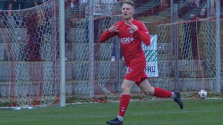 Joshua Endres (Symbolbild) hat den 1:0-Siegtreffer für den TSV Aubstadt im Spiel gegen den SV Heimstetten erzielt. Joshua Endres (Symbolbild) hat den 1:0-Siegtreffer für den TSV Aubstadt im Spiel gegen den SV Heimstetten erzielt.