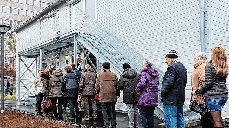 Das Interesse an der öffentlichen Besichtigung war groß. Viele Anwohner warfen einen Blick in die GU.