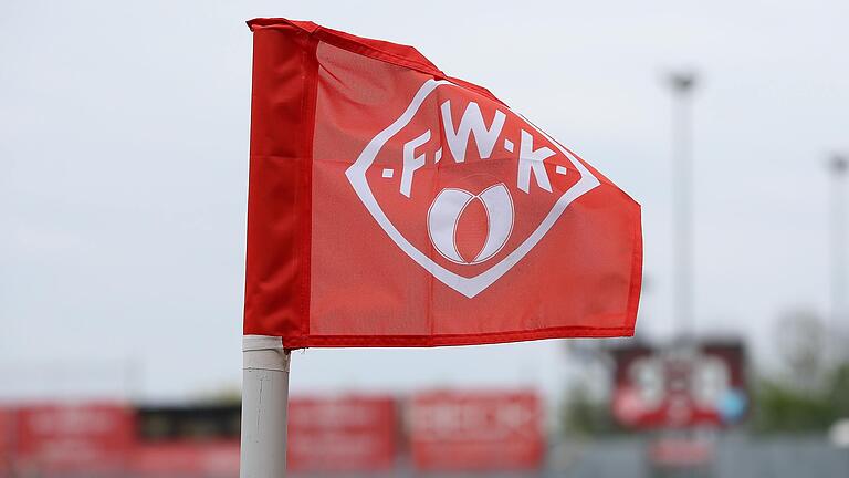 Die Würzburger Kickers können sich über mehr als 370.000 Euro aus dem Nachwuchsfördertopf des Deutschen Fußball-Bundes freuen. Die Würzburger Kickers können sich über mehr als 370.000 Euro aus dem Nachwuchsfördertopf des Deutschen Fußball-Bundes freuen.