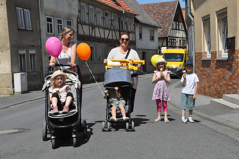 Diese Familien verbrachten einen schönen Nachmittag beim Stadtfest in Ostheim.