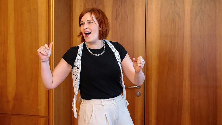 Die Schauspielerin, Sängerin und Musicaldarstellerin Laura Mann wird Janis Joplin spielen. Die Schauspielerin, Sängerin und Musicaldarstellerin Laura Mann wird Janis Joplin spielen.