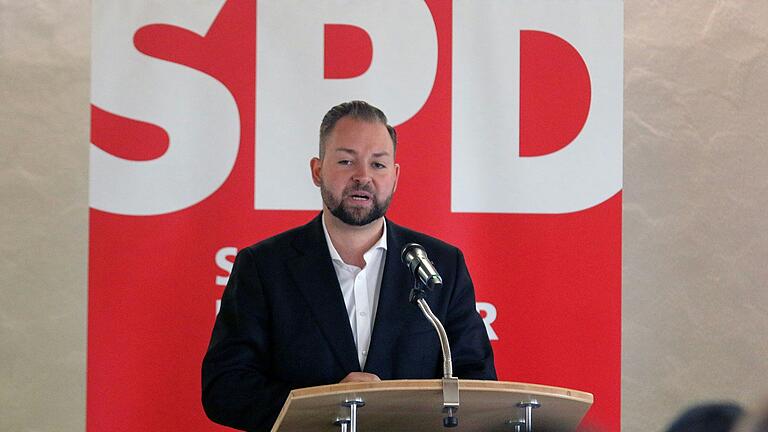 Markus Hümpfer will wieder in den Bundestag einziehen. Bei der Bundestagswahlreiskonferenz in Kolitzheim bekam er einstimmig Rückhalt.