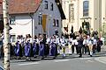 Festzug von der Kirche zum Festgelände beim neuen Feuerwehrhaus       -  Festzug von der Kirche zum Festgelände beim neuen Feuerwehrhaus