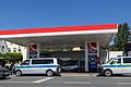 Nach einem bewaffneten Raubüberfall auf eine Tankstelle in Uettingen hat die Polizei jetzt einen Tatverdächtigen festgenommen.