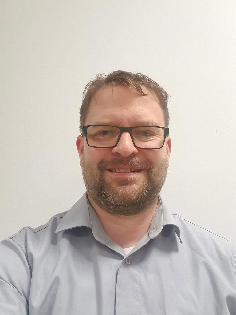 Jens Höhn aus Ermershausen findet, dass die Zeitumstellung abgeschafft werden sollte. Jens Höhn aus Ermershausen findet, dass die Zeitumstellung abgeschafft werden sollte.