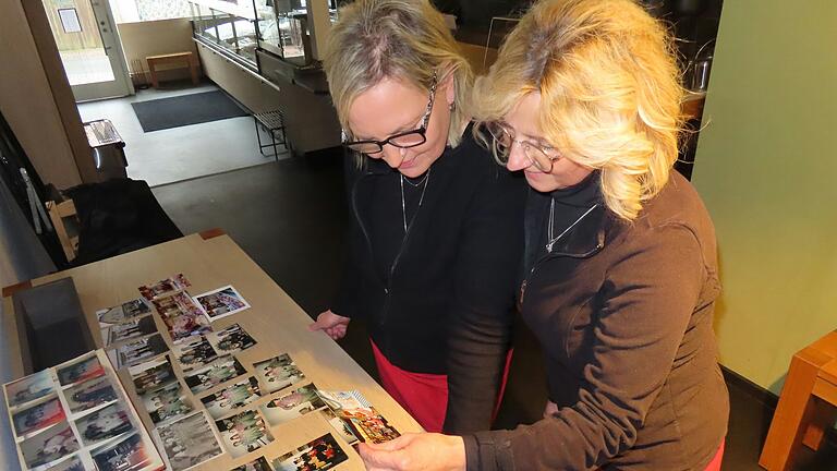 Elvira Lembach-Geis hat ihr Fotoalbum mitgebracht. Die beiden Frauen schwelgten in Erinnerungen. Elvira Lembach-Geis hat ihr Fotoalbum mitgebracht. Die beiden Frauen schwelgten in Erinnerungen.