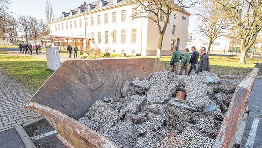 Rundgang durch die ehemalige Ledward-Kaserne.: Hier entsteht eine Erstaufnahmeeinrichtung für Asylbewerber.