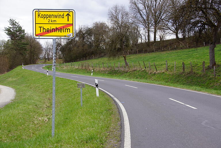  Zwei Radwege an Kreisstraßen möchte die Gemeinde Rauhenebrach für ein Förderprogramm anmelden. Unser Bild zeigt die Straße von Theinheim nach Koppenwind. Zwei Radwege an Kreisstraßen möchte die Gemeinde Rauhenebrach für ein Förderprogramm anmelden. Unser Bild zeigt die Straße von Theinheim nach Koppenwind.