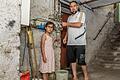 Weil die Familie in ihrer Wohnung seit Wochen von Wasser und Gas abgeschnitten ist, macht sich der Würzburger Mohammed Ashour Sorgen um seine Tochter.