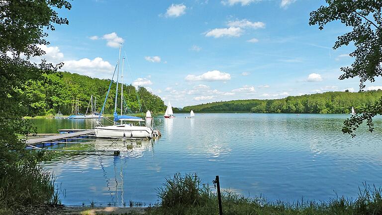 Er ist der größte Stausee Unterfrankens und ein beliebtes Ausflugsziel – der Ellertshäuser See.