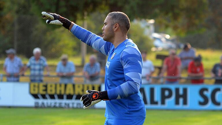 Stand gegen den TSV Neudrossenfeld nach über fünfmonatiger Verletzungspause wieder im Tor des TSV Karlburg: Marvin Fischer-Vallecilla.
