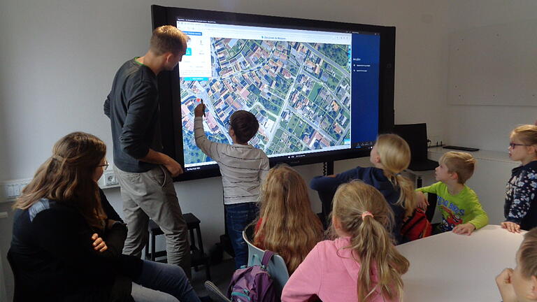 Der Besuch des BayernLab war für die Kinder ein kleines Abenteuer.