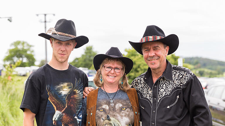 Beim Trucker- und Country Festival am Autohof Strohofer sind mehrere hundert Show-Trucks ausgestellt. Vom 07. - 09.06.2019 haben die unzähligen Besucherinnen und Besucher die Gelegenheit Probe zu sitzen.