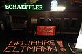 450 Kerzen leuchteten vor dem Schaeffler-Werk in Eltmann, das von der Schließung bedroht ist.