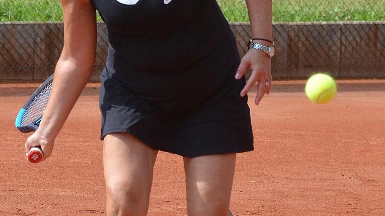 Die erste Niederlage der laufenden Runde kassierten die Frauen 40 des TSV Grafenrheinfeld beim TC Schweinfurt. Judith Müllerklein-Woelki holte für ihr Team einen Zähler im Einzel. Die erste Niederlage der laufenden Runde kassierten die Frauen 40 des TSV Grafenrheinfeld beim TC Schweinfurt. Judith Müllerklein-Woelki holte für ihr Team einen Zähler im Einzel.