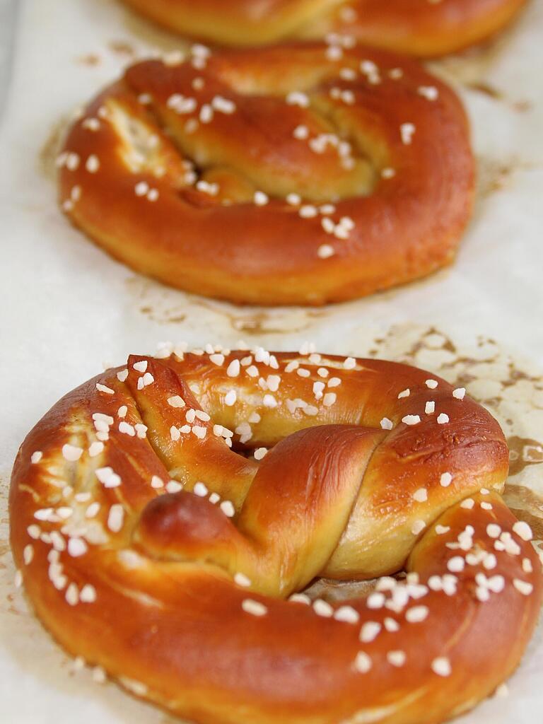 Brezeln, knackig braun gebacken
