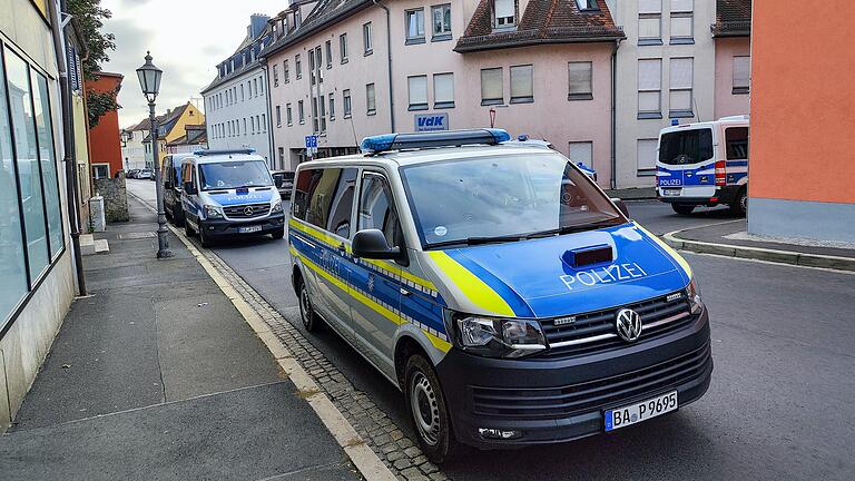Sechs Monate nach der Durchsuchung einer Senioren-Wohnanlage in Kitzingen sollen die Betreiber vor Gericht. Die Generalstaatsanwaltschaft Nürnberg hat Anklage erhoben.