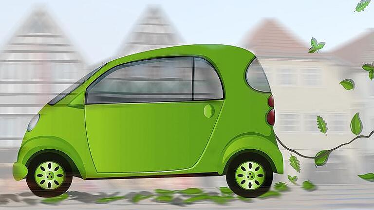 Ein Elektromobil rauscht an der Kulisse Bad Neustadts vorbei: Vor der 7. Fahrzeugschau am Wochenende präsentiert die Modellstadt ihre vielfältigen Aktivitäten rund um E-Mobilität.