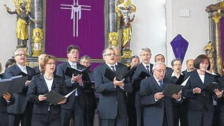 Sehnsucht nach Erlösung: Die Sänger des Kirchenchores Gerchsheim widmeten sich musikalisch dem Leiden und Sterben Jesu.