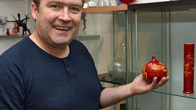 Olaf Schönherr aus Untertheres darf neun seiner Kunstwerke bei einer Ausstellung in Melbourne/Australien präsentieren. Olaf Schönherr aus Untertheres darf neun seiner Kunstwerke bei einer Ausstellung in Melbourne/Australien präsentieren.