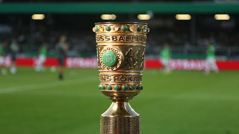 Preußen Münster - VfB Stuttgart       -  Das Objekt der Begierde vieler Clubs: die Trophäe im DFB-Pokal
