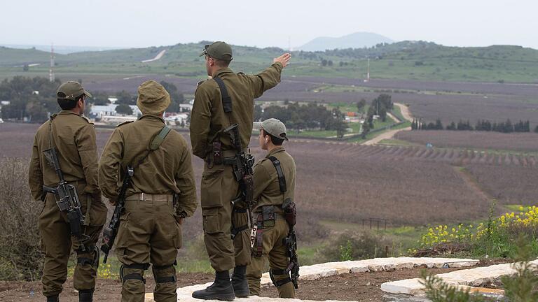 Golanhöhen       -  Zu einem 1974 mit Syrien geschlossenen Waffenstillstandsabkommens gehört eine entmilitarisierte Zone an der Grenzlinie zu den israelisch besetzten Golanhöhen. (Symbolbild)