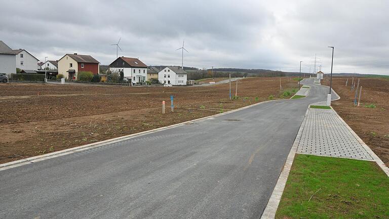 Im erschlossenen Neubaugebiet 'Obere Honigleite' kann das Bauen bald beginnen. Unterzeichnet werden müssen nur noch die Kaufverträge für 26 Bauplätze.