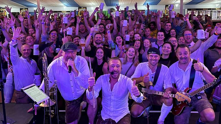 Bayerische Musik und Lebensgefühl brachten die 'Frankenräuber' beim Oktoberfest der Deutschen Schule in Pretoria nach Südafrika.