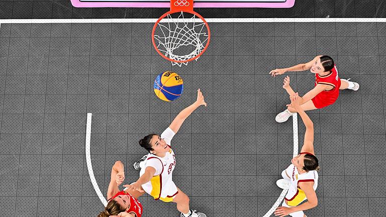 Paris 2024 - Basketball 3x3       -  Gegen Spanien gab es den sechsten Sieg im siebten Vorrundenspiel.
